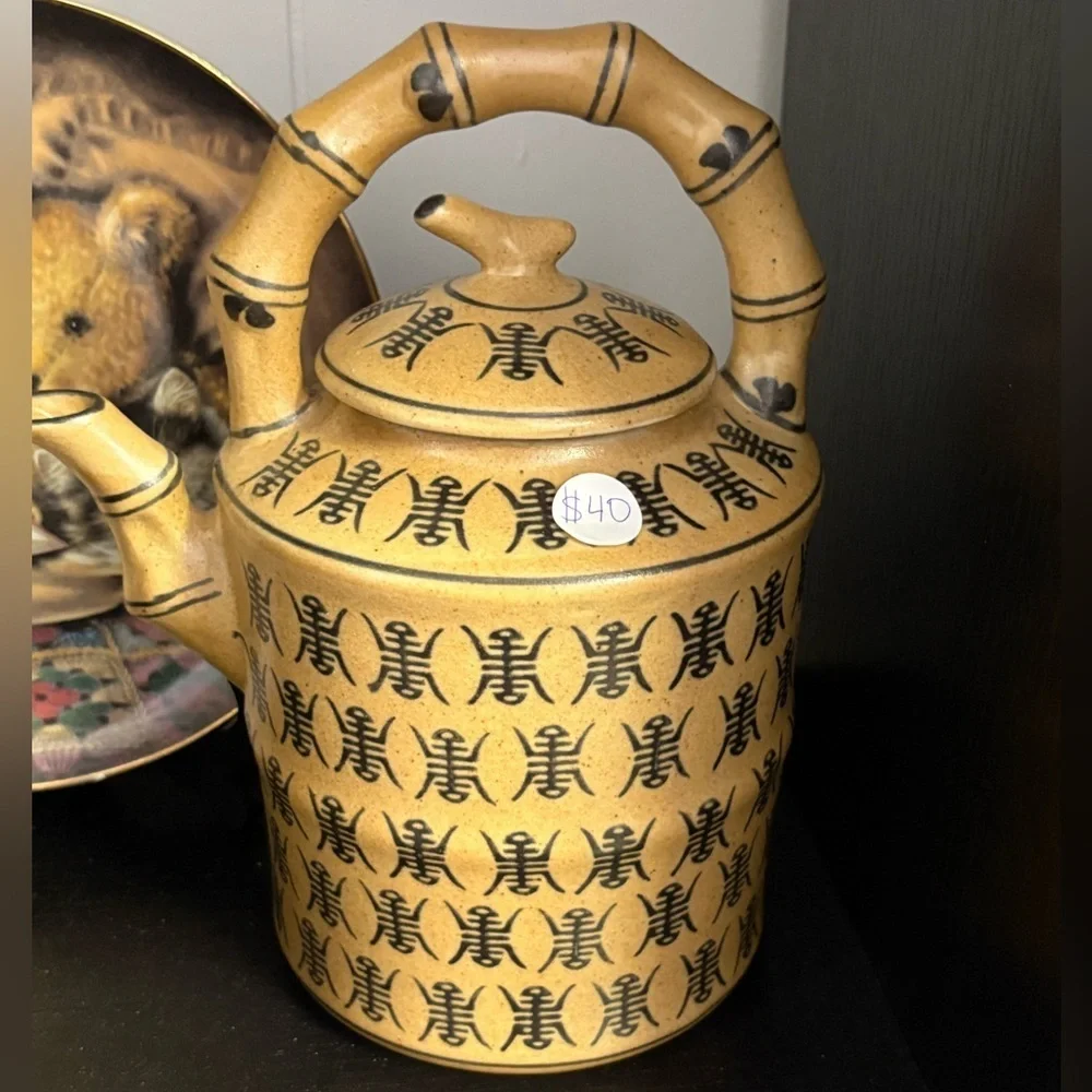 Vintage Decorative Tan Teapot with Black Pattern - Picture 2 of 4